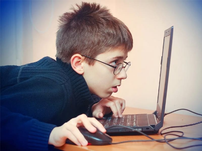 Вплив інтернету на дітей та підлітків